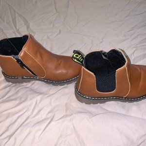 Boys boots